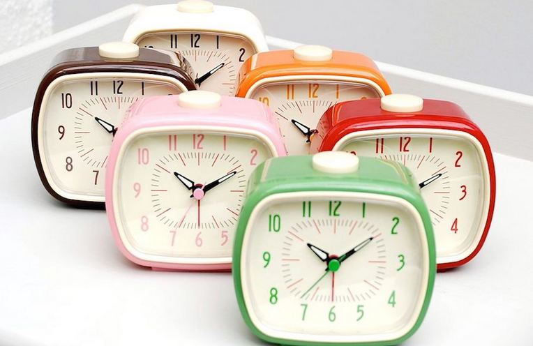 Best Retro Alarm Clock Ideas to Wake you up in Style