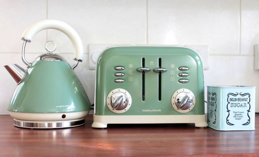 Get the Best Retro Toaster for a Funky Kitchen Vibe